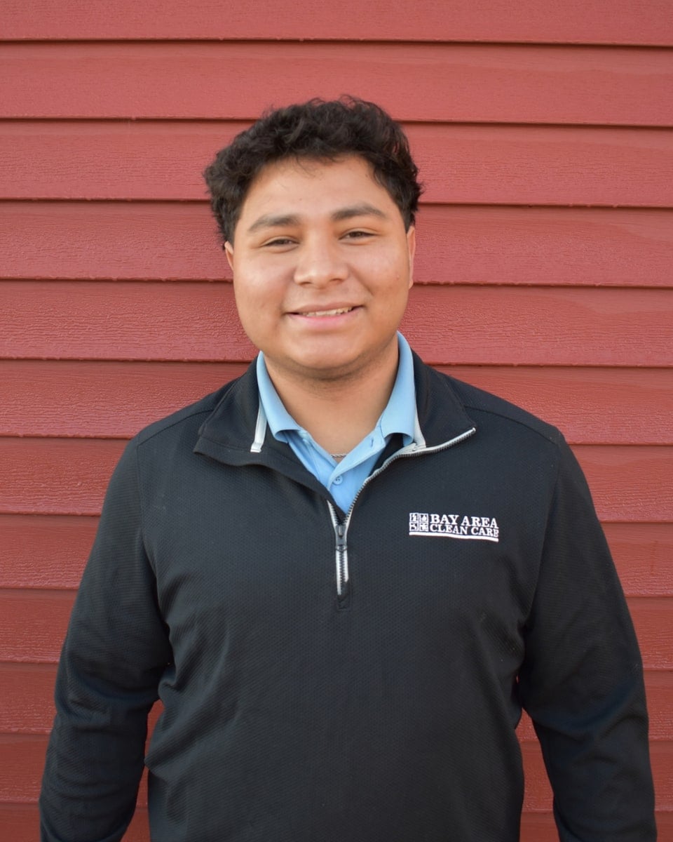 Luis, Technician